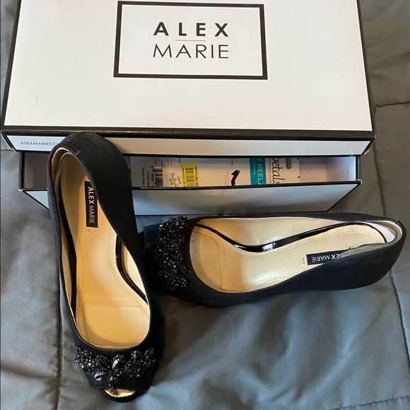 Alex & Marie elegant black heels w black sparkles beautiful shoe worn once - Picture 3 of 6